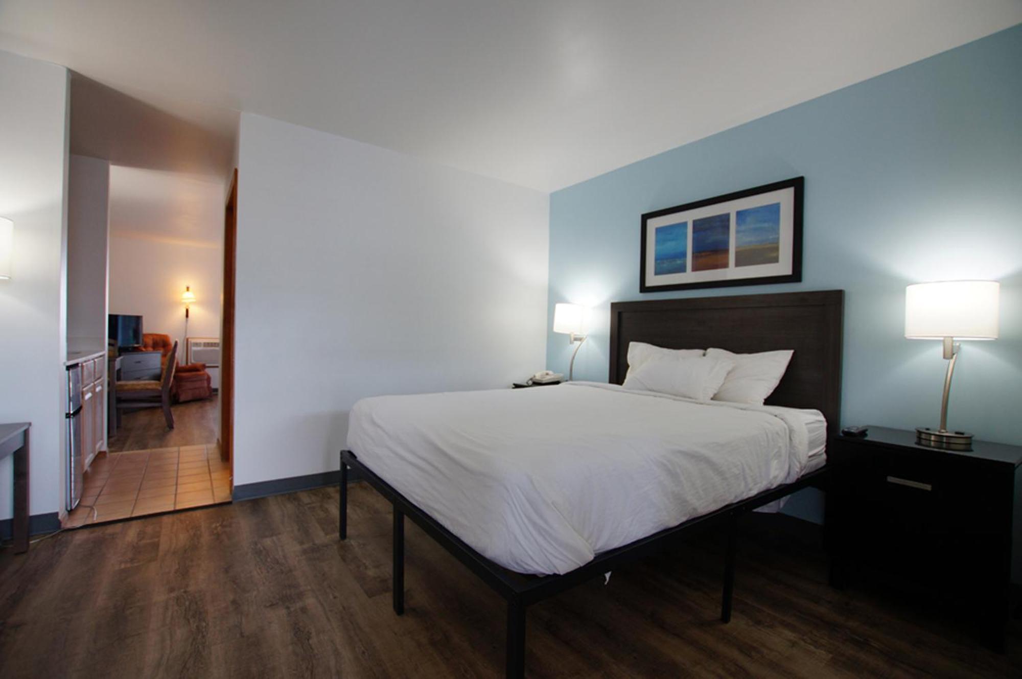 Snyders Shoreline Inn Лудингтон Экстерьер фото