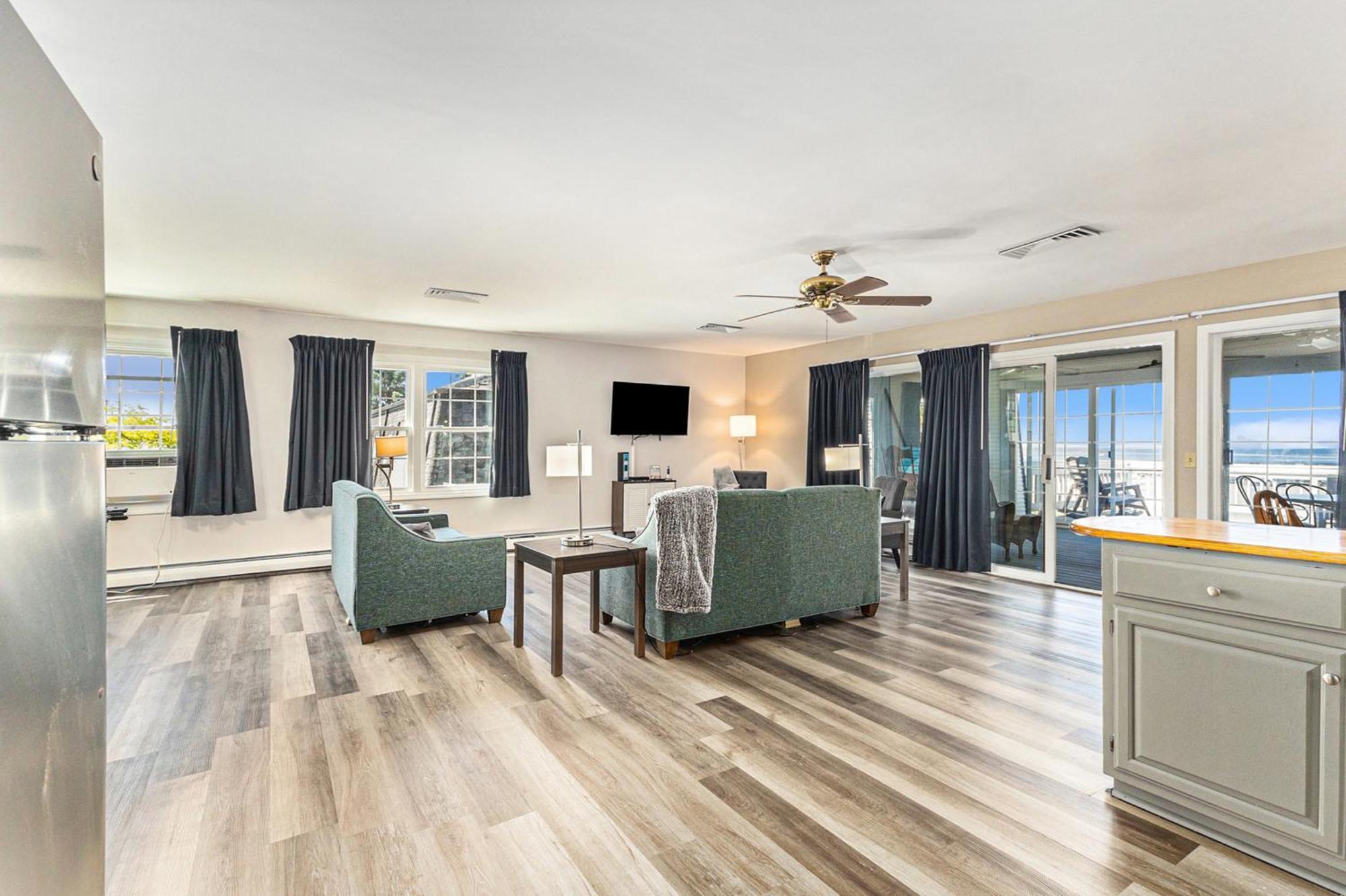 Snyders Shoreline Inn Лудингтон Экстерьер фото