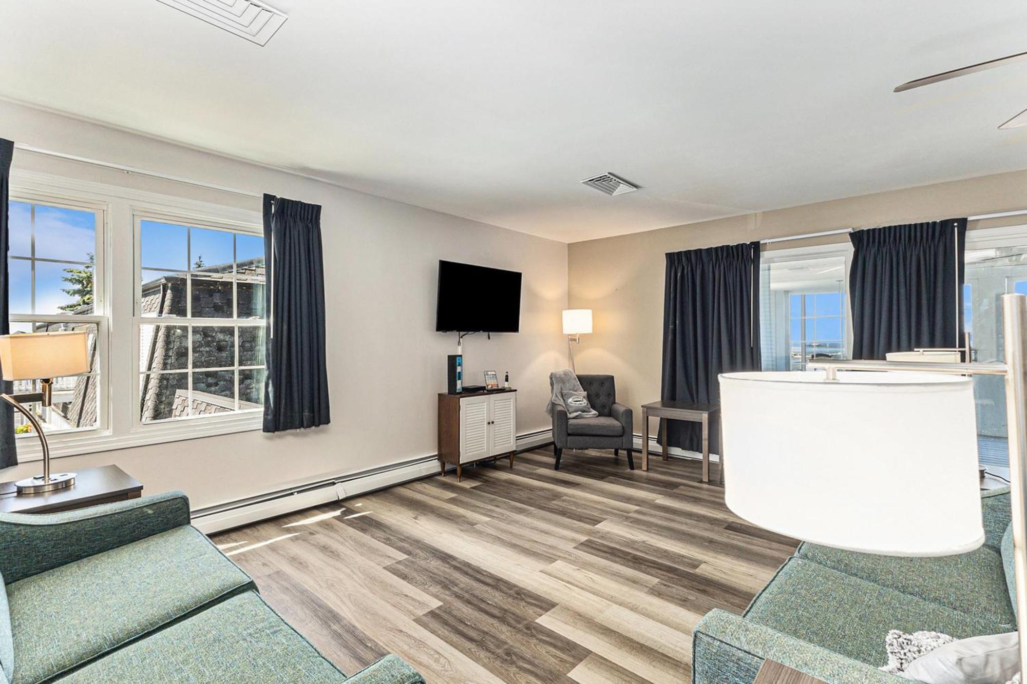 Snyders Shoreline Inn Лудингтон Экстерьер фото