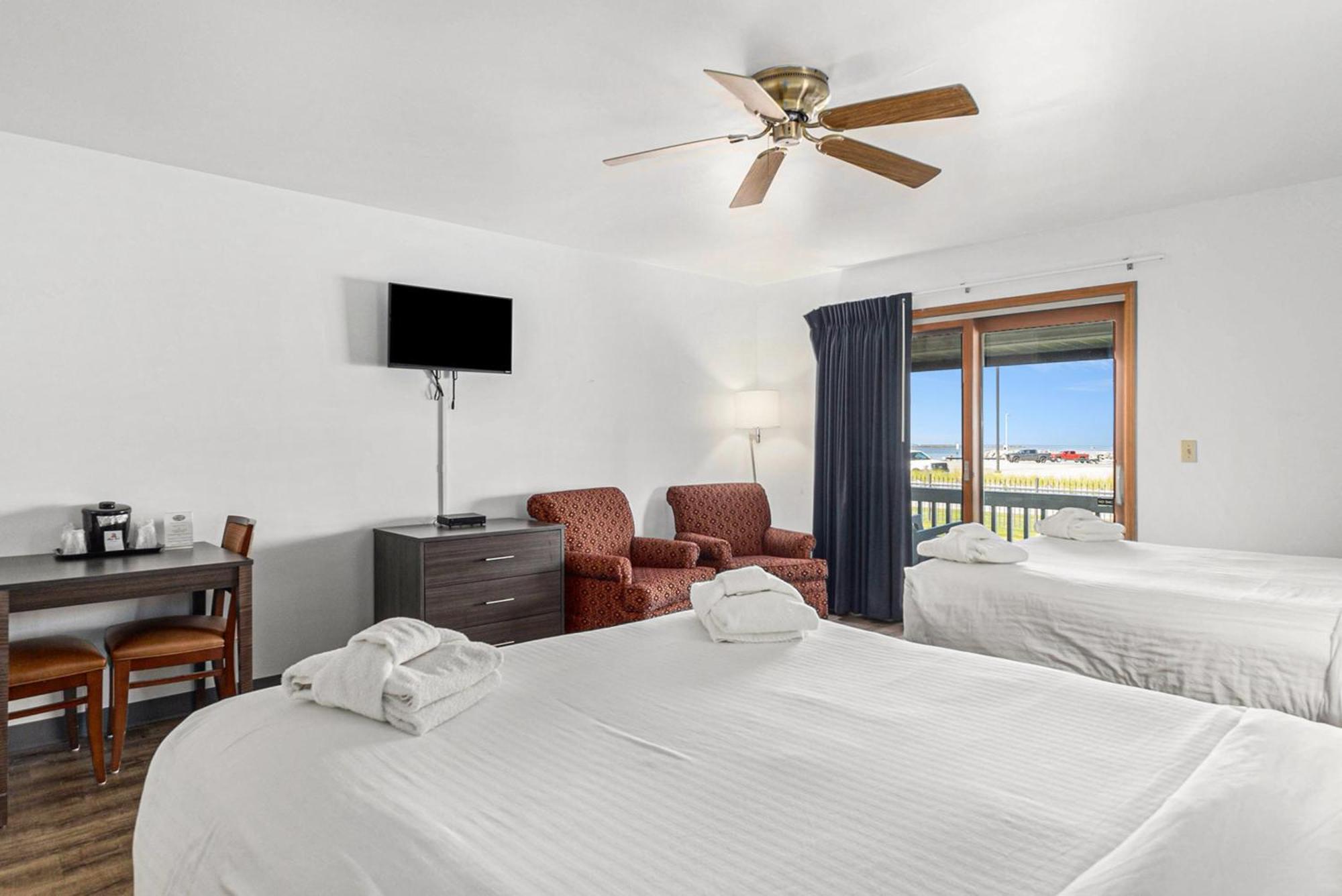 Snyders Shoreline Inn Лудингтон Экстерьер фото