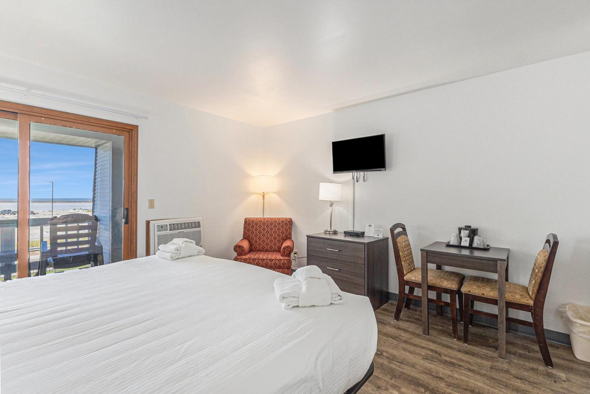 Snyders Shoreline Inn Лудингтон Экстерьер фото