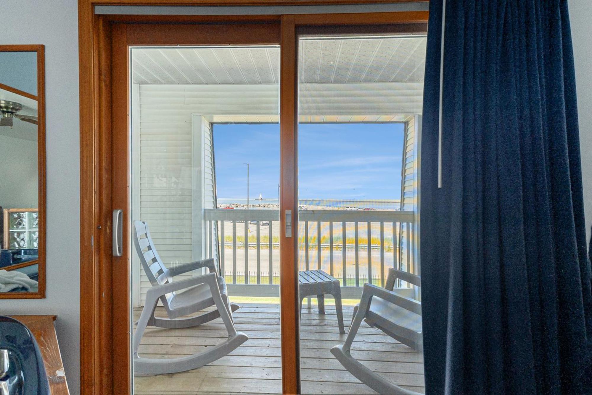 Snyders Shoreline Inn Лудингтон Экстерьер фото